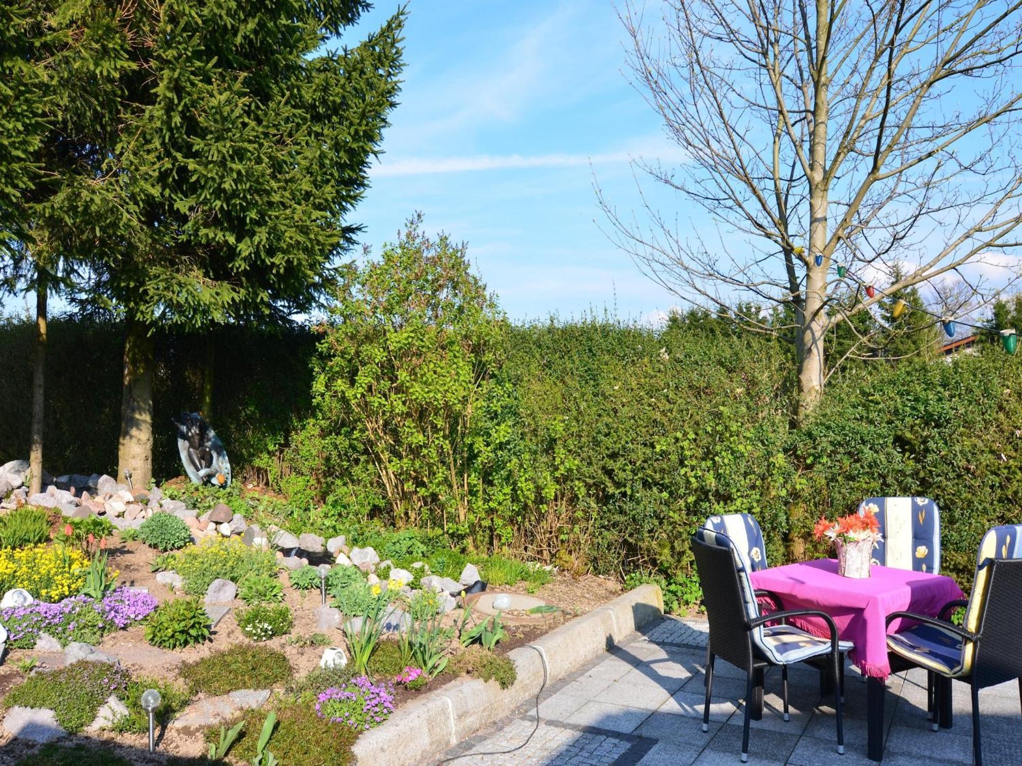 Holiday Home With Garden Neustadt am Rennsteig Exterior photo